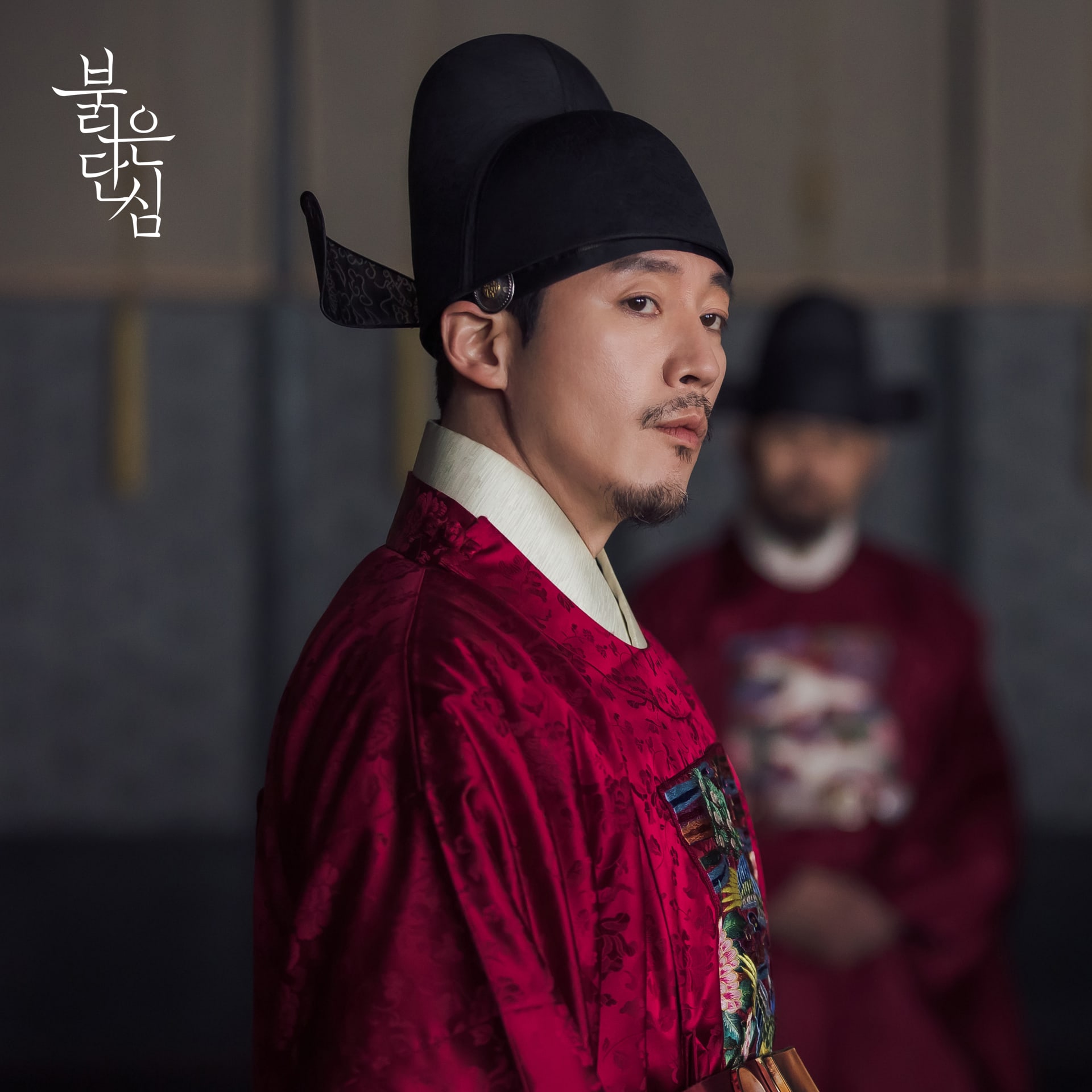 Jang Hyuk conta por que ele escolheu estrelar “Bloody Heart”, escolhe palavras-chave para descrever seu personagem e muito mais