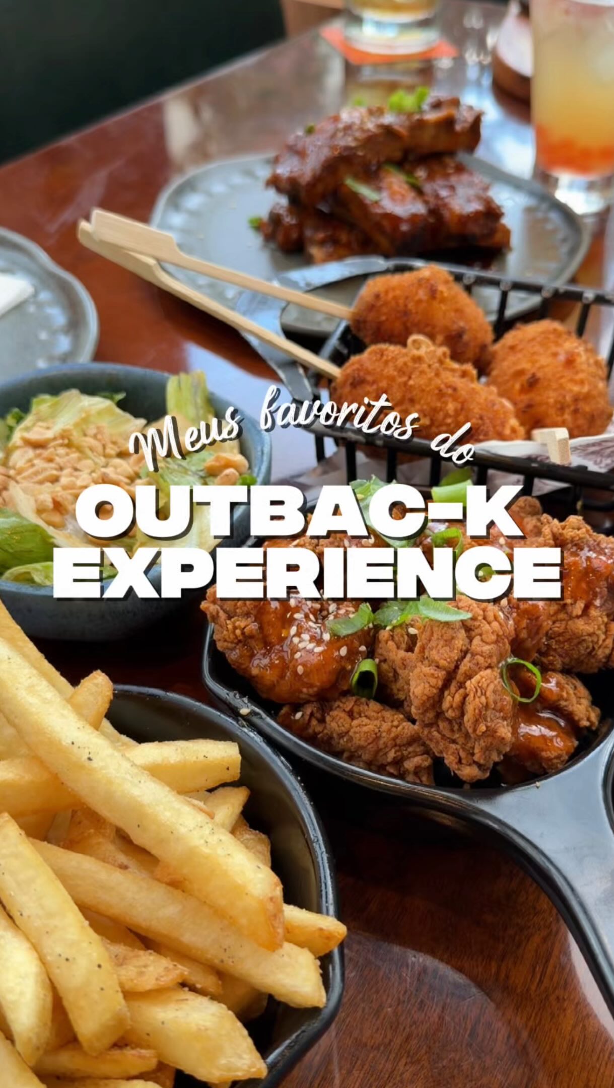 #Publicidade Fui conhecer o Outbac-K Experience, o novo menu do @outbackbrasil inspirado em sabores asiáticos, e encontrei combinações que misturam crocância, molhos e aquele toque especial da marca! 

Tem K-Ribs com barbecue de gochujang, K-Chicken Sweet Chilli e até K-orean Dogs com queijo e empanamento supercrocante!

E olha… meus favoritos foram os K-orean Dogs e o K-Chicken! 

As novidades estão disponíveis nos restaurantes Outback ou pelo delivery, conforme a disponibilidade.

Agora me conta: qual desses pratos você ficou com mais vontade de experimentar? 

#OutbackExperience #Kjourney #momentooutback