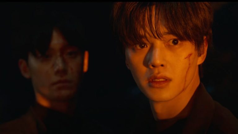 uma foto de Sweet-Home terceira temporada com o ator coreano song kang