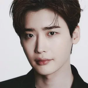 Lee Jong Suk em negociações para estrelar novo drama