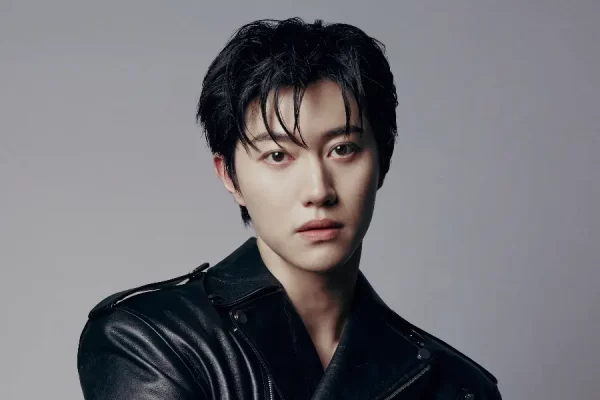 Foto do Kwak Dong Yeon serviço militar